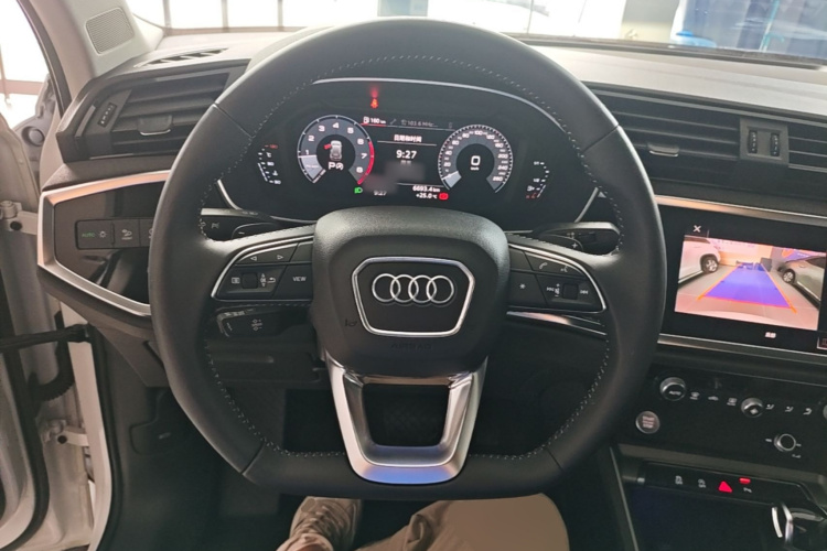 Audi Q3 2019 #11 Audi Q3 2019 car image #11