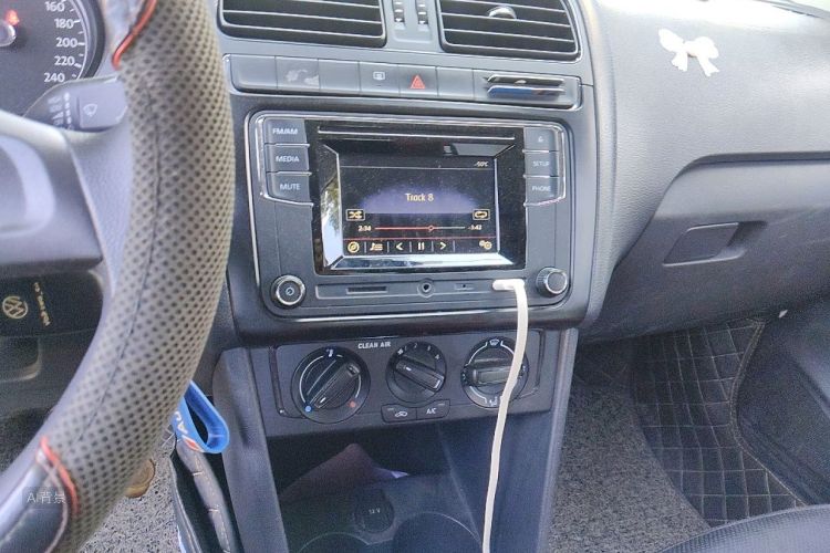 Volkswagen Polo 2016 #15 Volkswagen Polo 2016 car image #15
