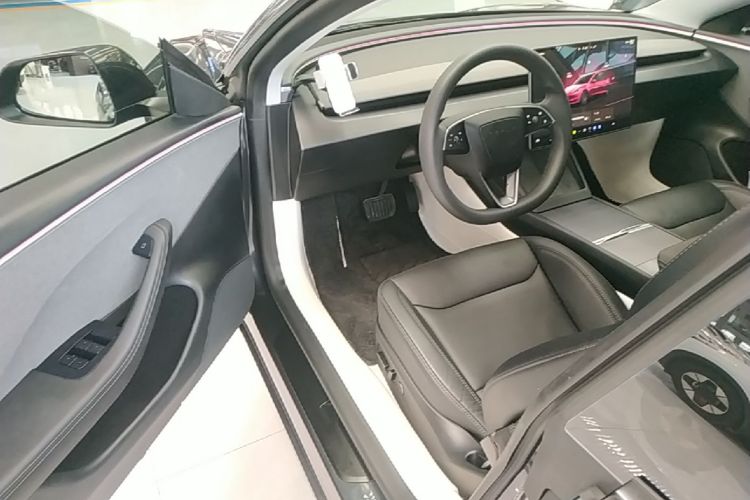 Tesla Model 3 2024 #16 Tesla Model 3 2024 car image #16