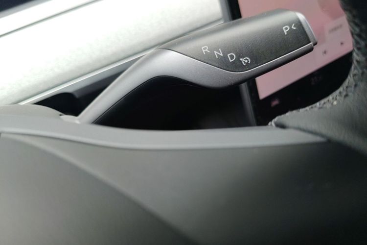 Tesla Model Y 2024 #14 Tesla Model Y 2024 immagine di auto #14