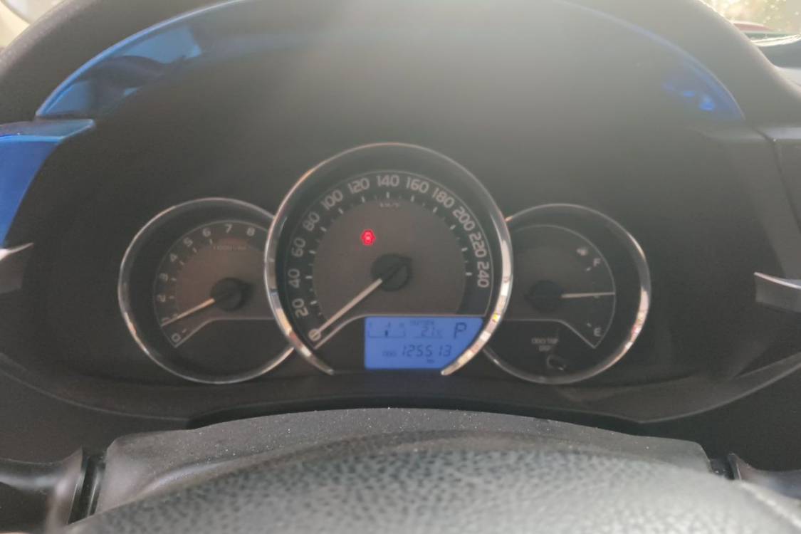 Toyota Corolla 2014 immagine di auto #24