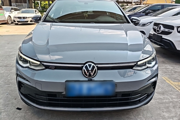 Volkswagen Golf 2023 car image #3