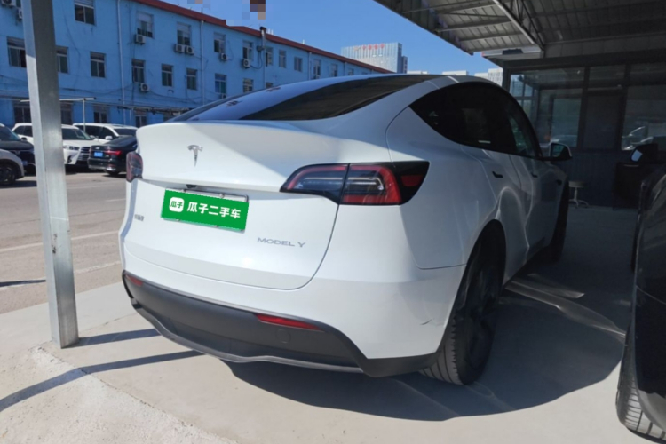 Tesla Model Y 2024 #7 Tesla Model Y 2024 image de voiture #7