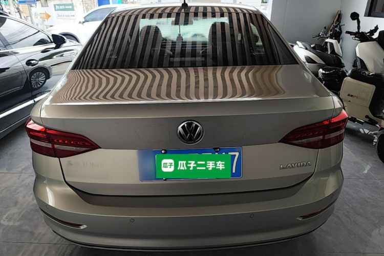 Volkswagen Lavida 2019 car image #6