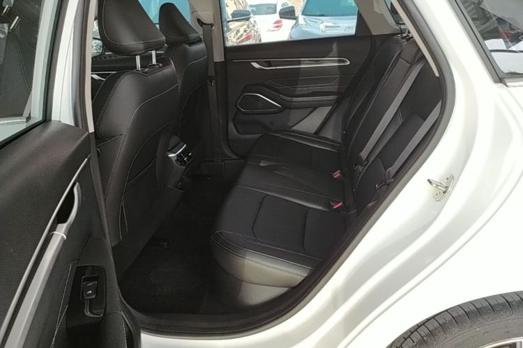 GEELY Emgrand 2022 #17 GEELY Emgrand 2022 car image #17