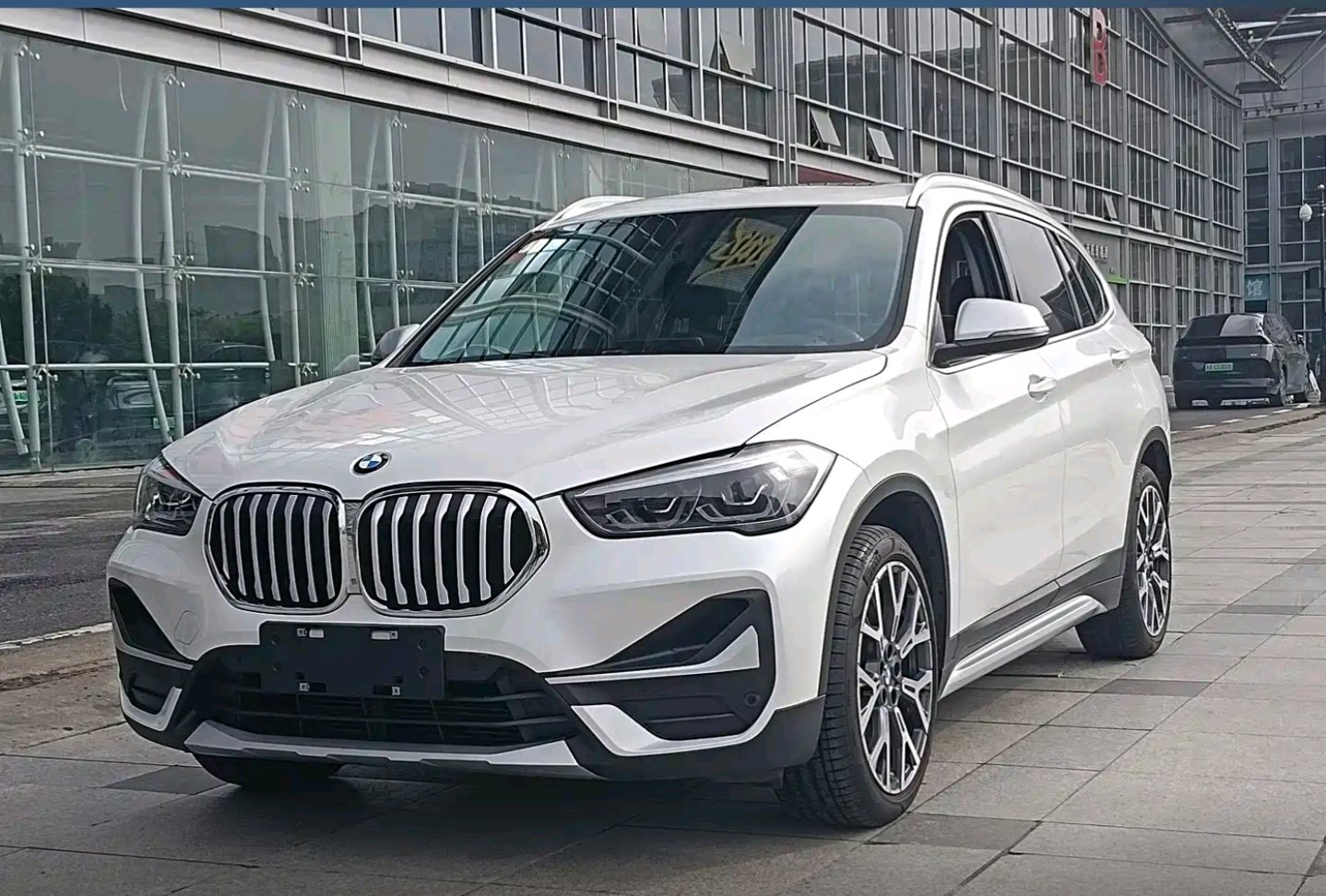 BMW X1 2021 BMW X1 2021 car image