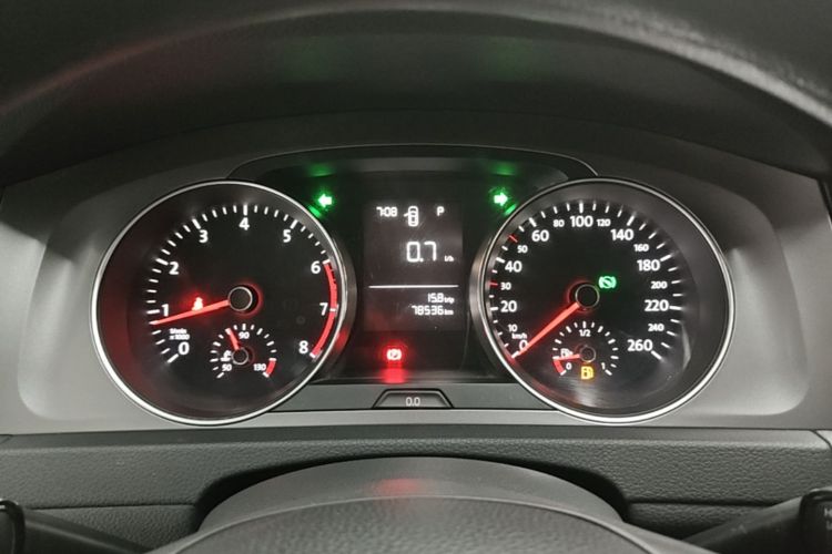 Volkswagen Golf 2017 car image #12