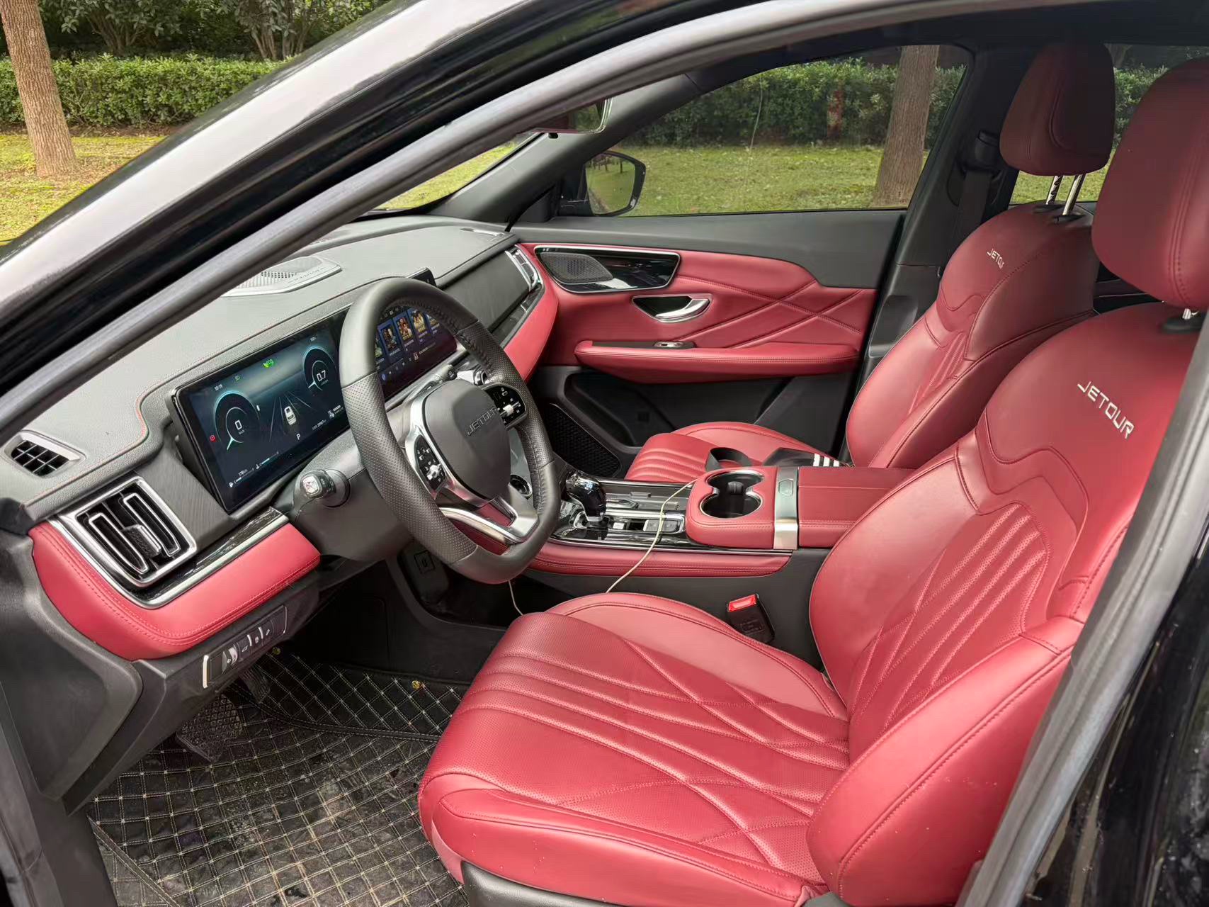 Jetour X70 PLUS 2024 #4 Jetour X70 PLUS 2024 car image #4