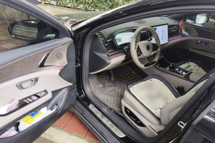 BYD Han 2024 immagine di auto #18
