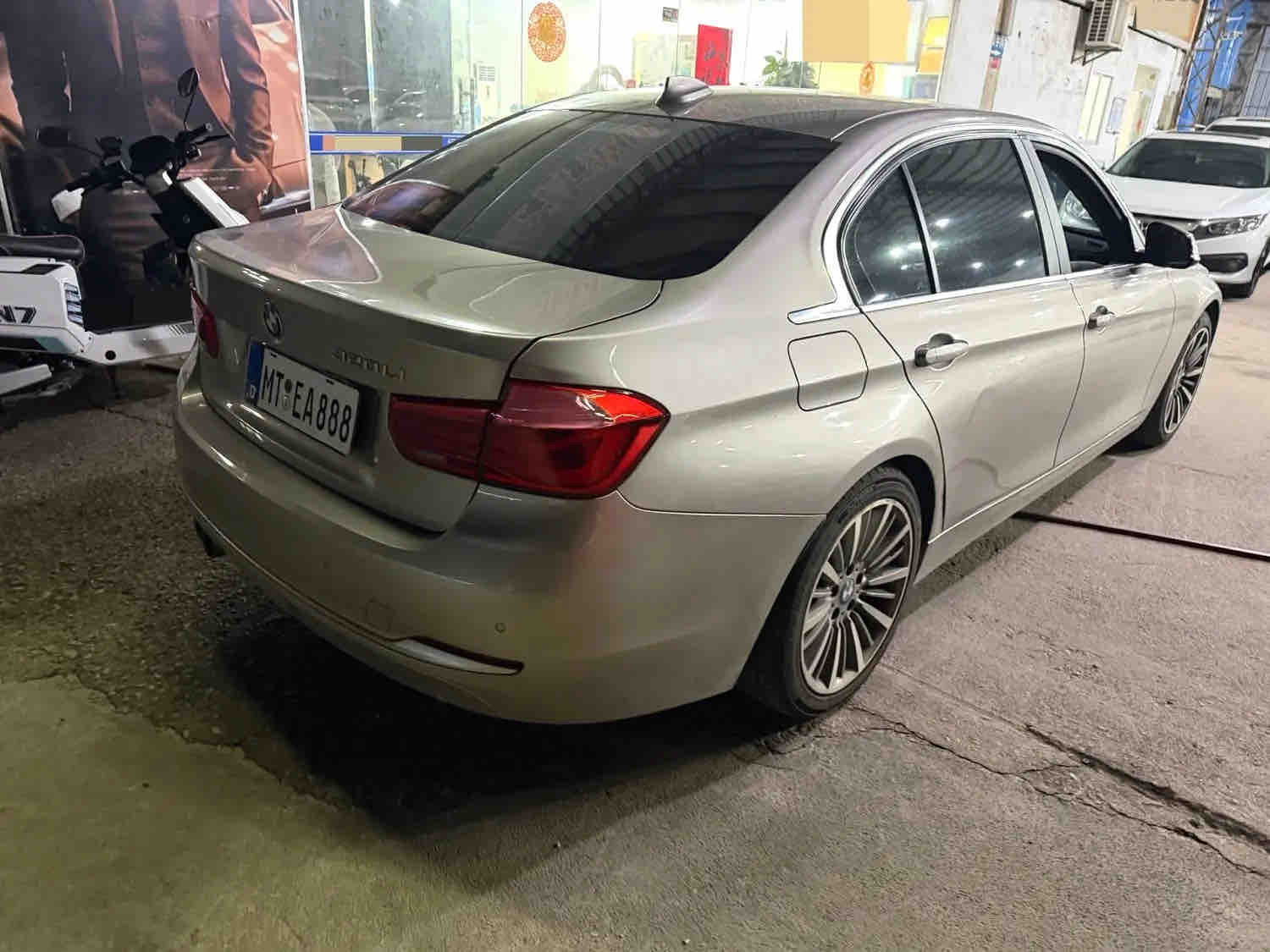 BMW 3 Series 2019 #6 BMW 3 Series 2019 immagine di auto #6