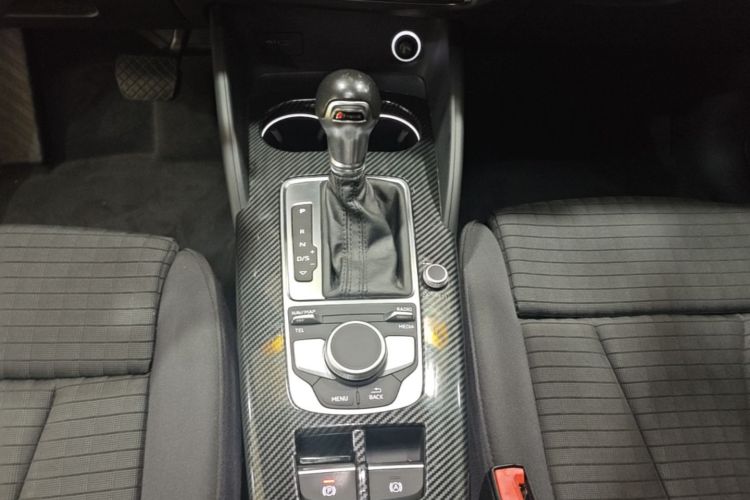 Audi A3 2018 car image #18