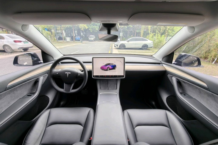 Tesla Model Y 2023 #12 Tesla Model Y 2023 car image #12