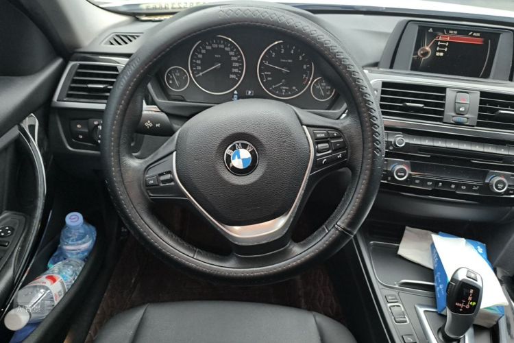 BMW 3 Series 2017 car image #12