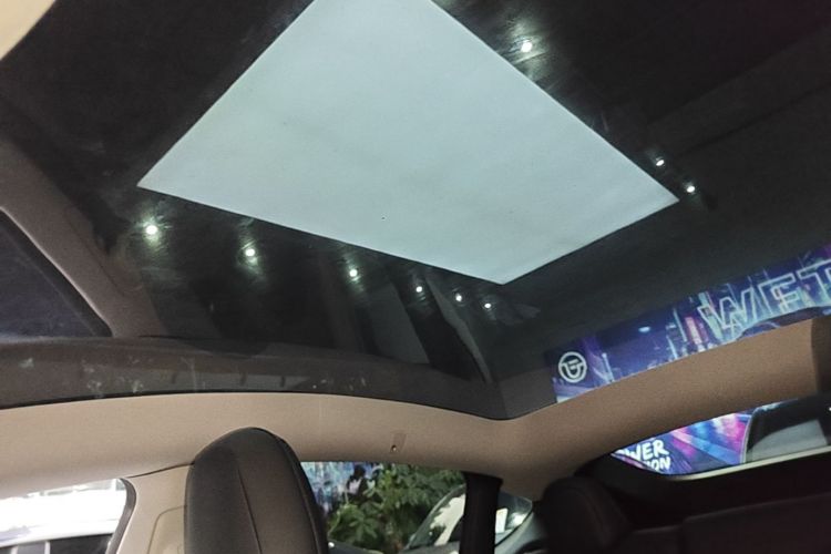 Tesla Model Y 2022 car image #18