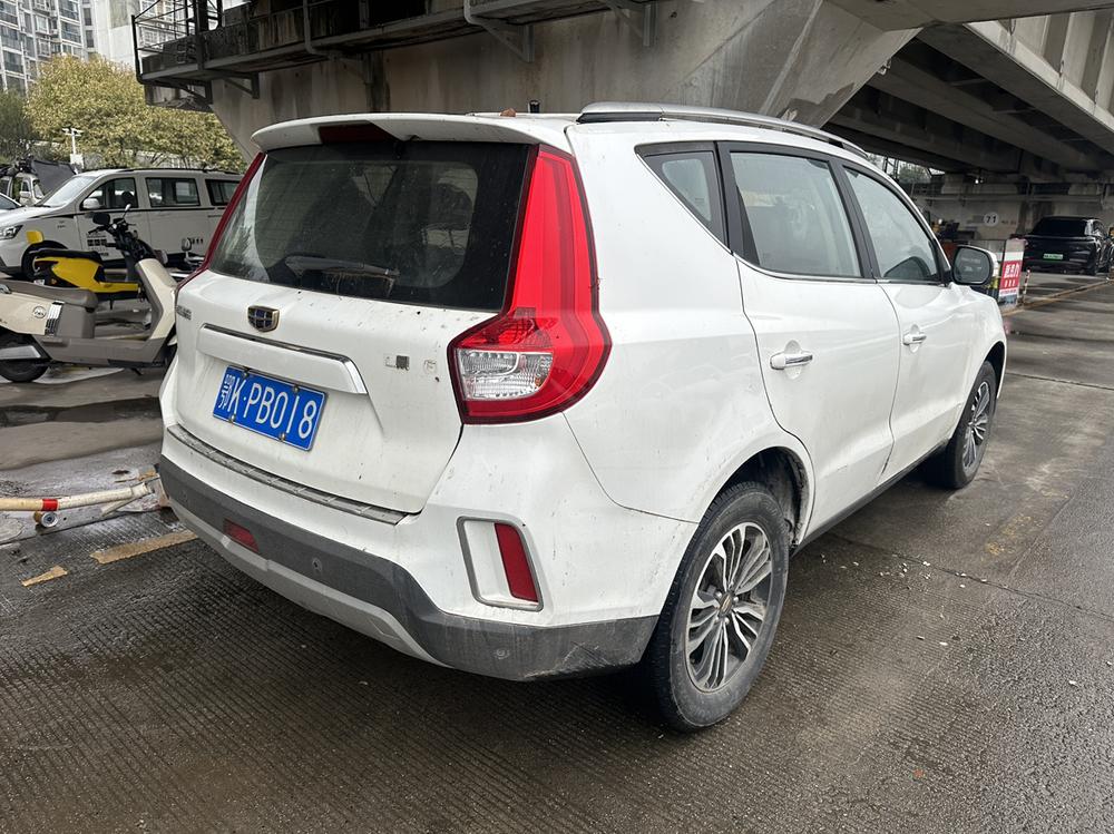 GEELY Vision X6 2016 immagine di auto #6