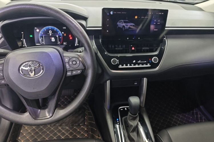 Toyota Corolla Cross 2024 car image #11