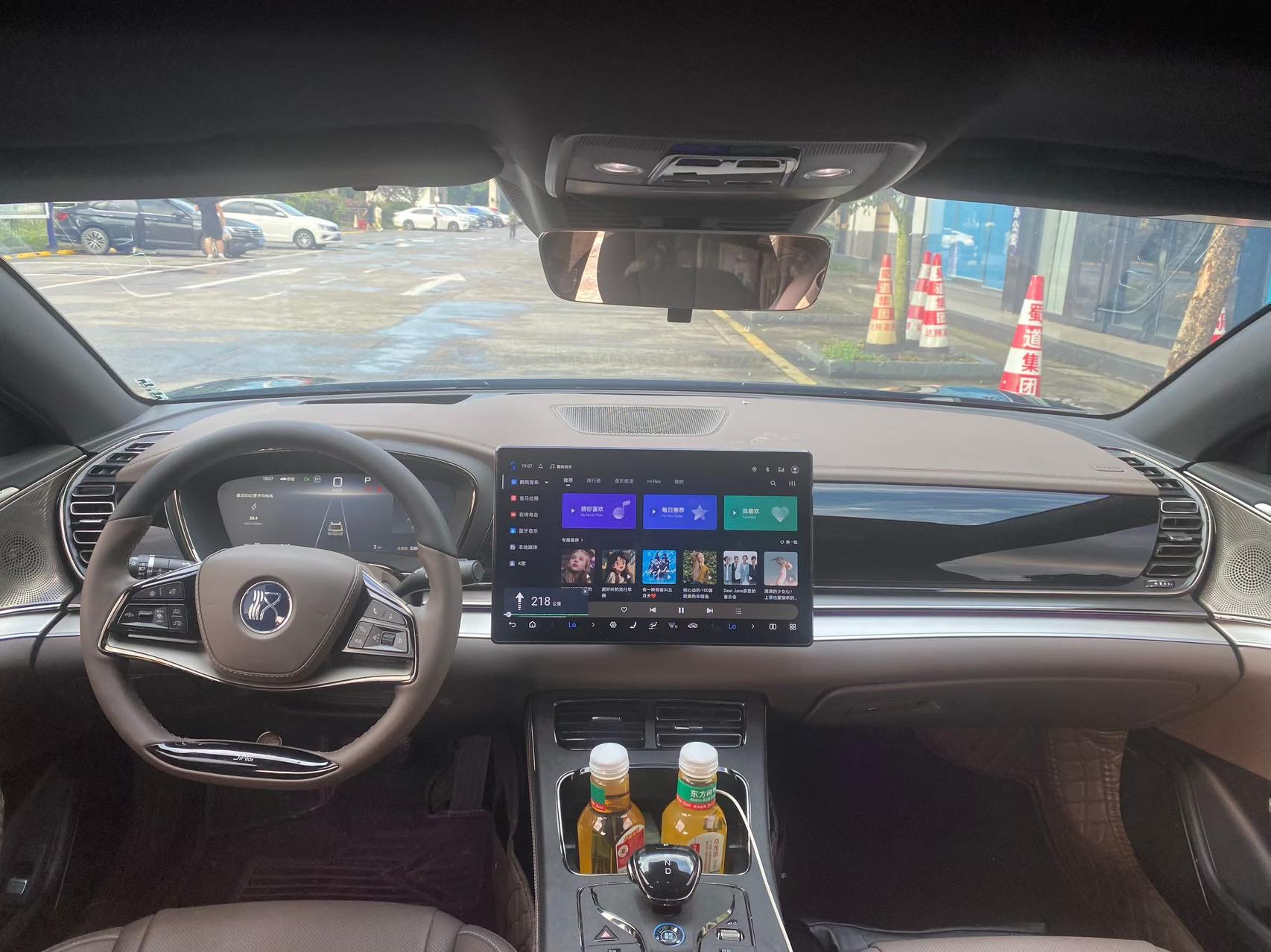 BYD Han 2025 car image #8