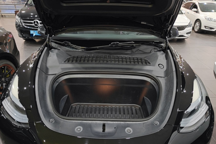 Tesla Model Y 2023 #20 Tesla Model Y 2023 car image #20
