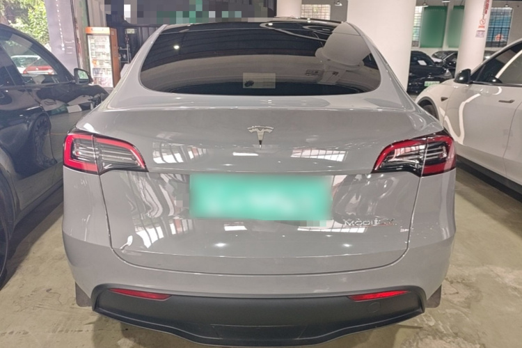 Tesla Model Y 2023 #6 Tesla Model Y 2023 car image #6