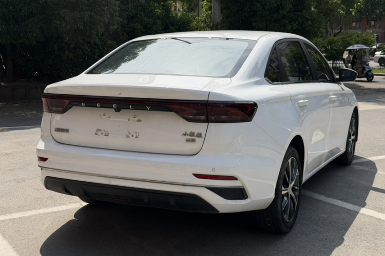 GEELY Emgrand 2022 #7 GEELY Emgrand 2022 car image #7