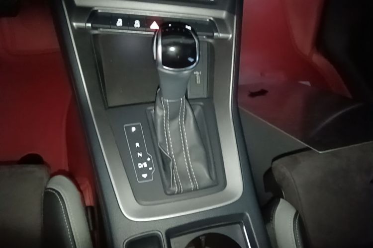 Audi Q3 2021 car image #14