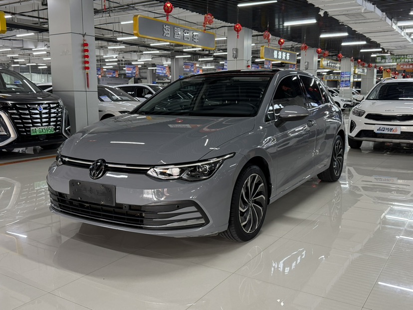 Volkswagen Golf 2023 car image 