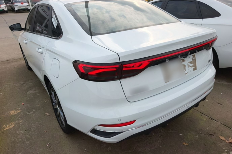 GEELY Emgrand 2023 изображение автомобиля #7