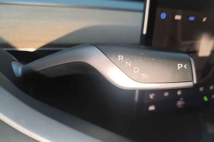 Tesla Model 3 2023 car image #18