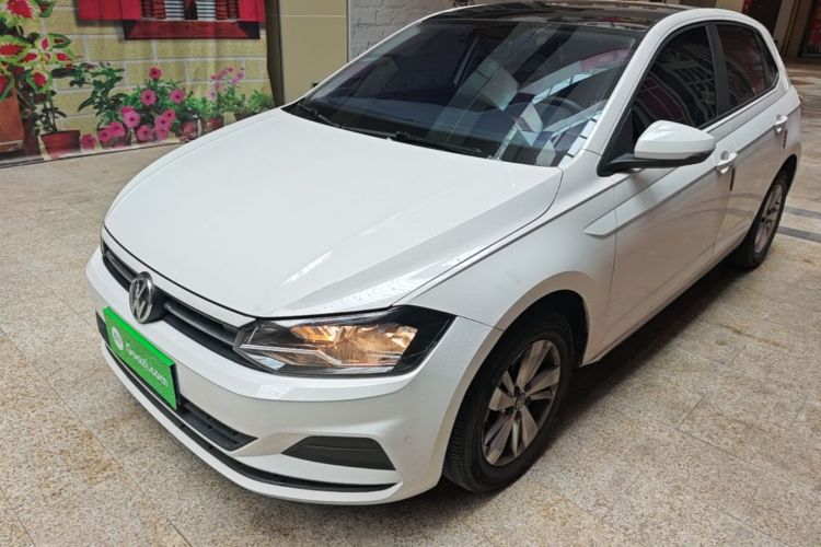 Volkswagen Polo 2020 car image #2
