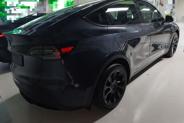 Tesla Model Y 2024 car image #5