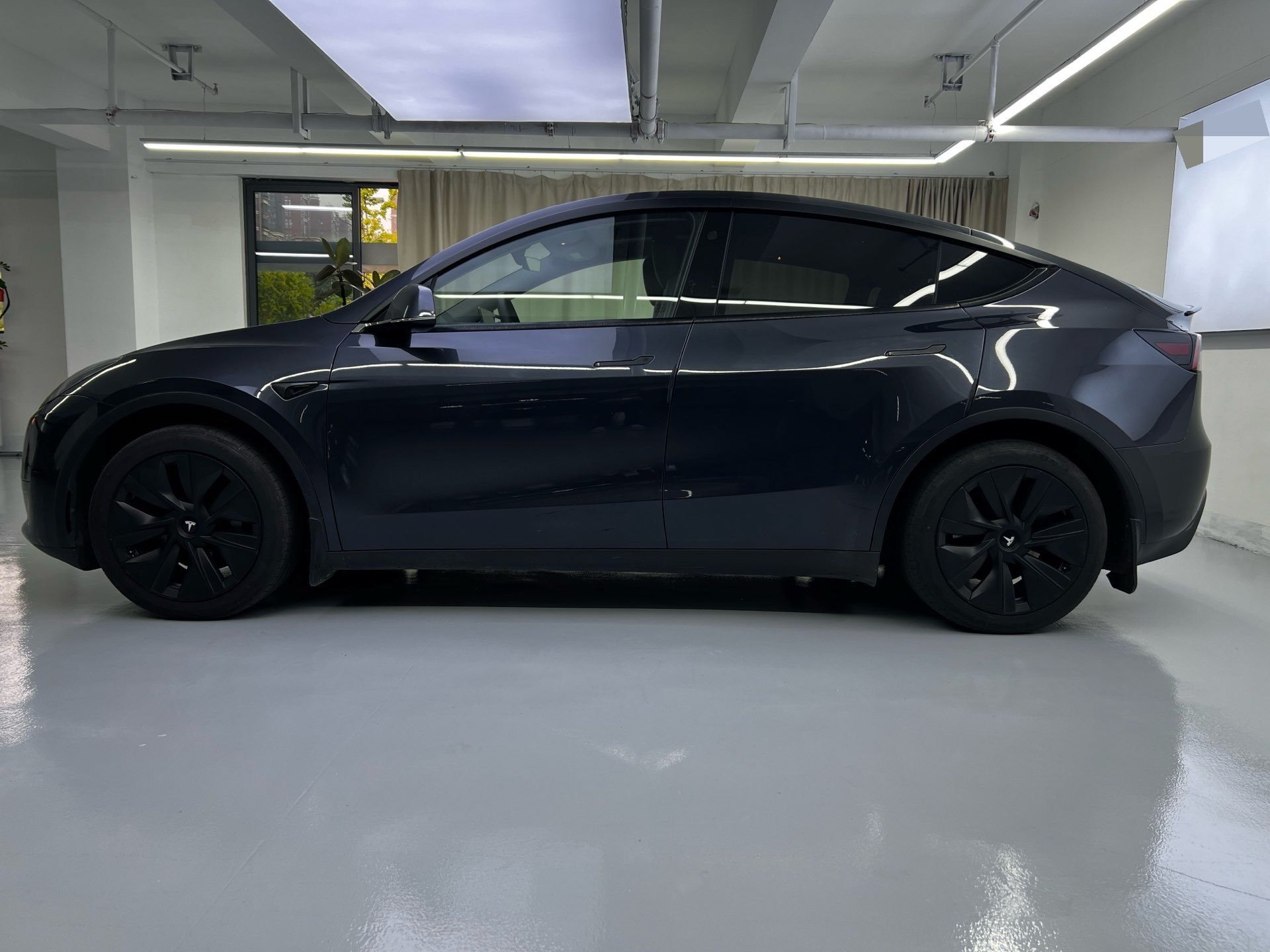 Tesla Model Y 2024 #7 Tesla Model Y 2024 صورة سيارة #7