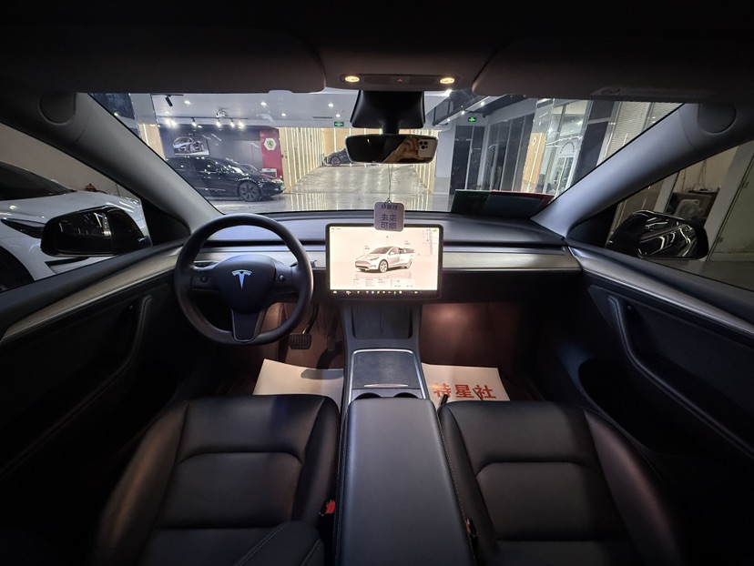 Tesla Model Y 2022 car image #5