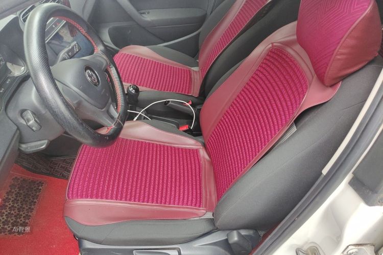 Volkswagen Polo 2016 car image #17