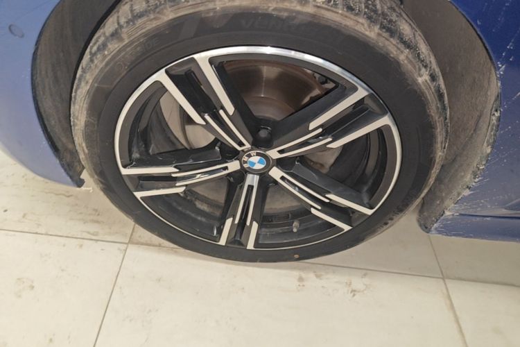 BMW 3 Series 2020 car image #9