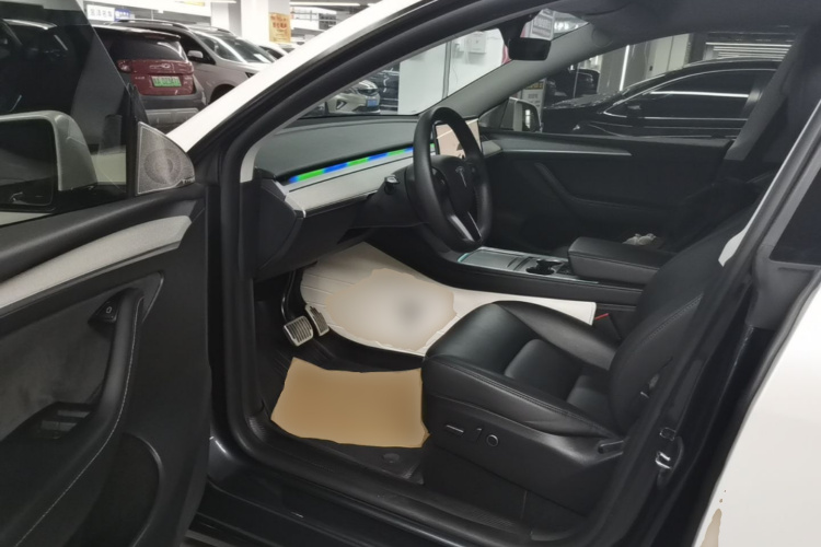 Tesla Model Y 2024 #16 Tesla Model Y 2024 car image #16