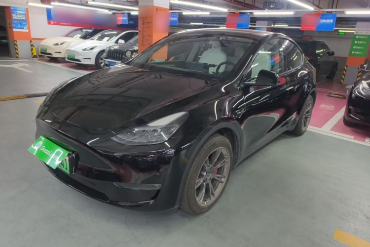 Tesla Model Y 2023 #2 Tesla Model Y 2023 car image #2