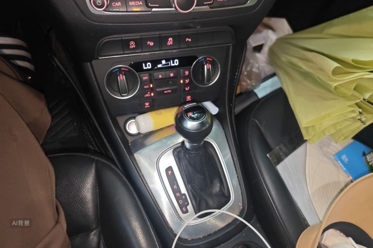 Audi Q3 2016 immagine di auto #16