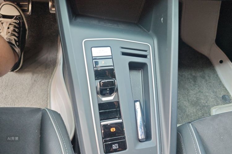 Volkswagen Golf 2023 car image #16