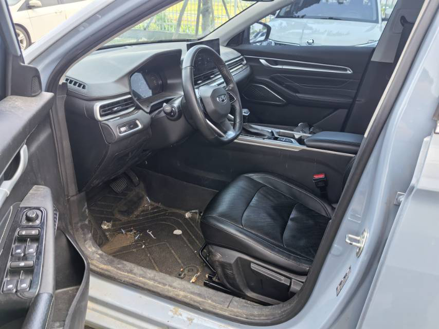 GEELY Emgrand 2023 image de voiture #2