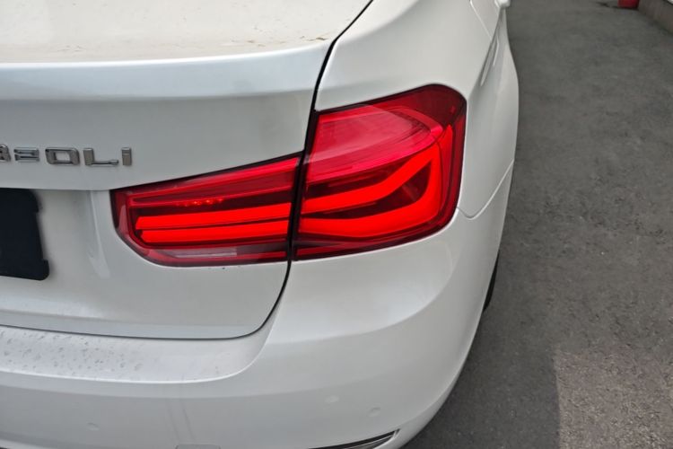 BMW 3 Series 2018 #8 BMW 3 Series 2018 immagine di auto #8