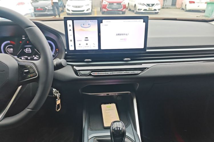 GEELY Emgrand 2024 car image #17