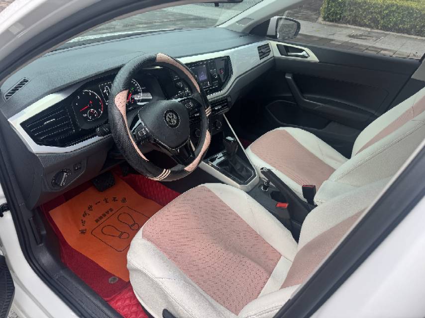 Volkswagen Polo 2021 car image #8