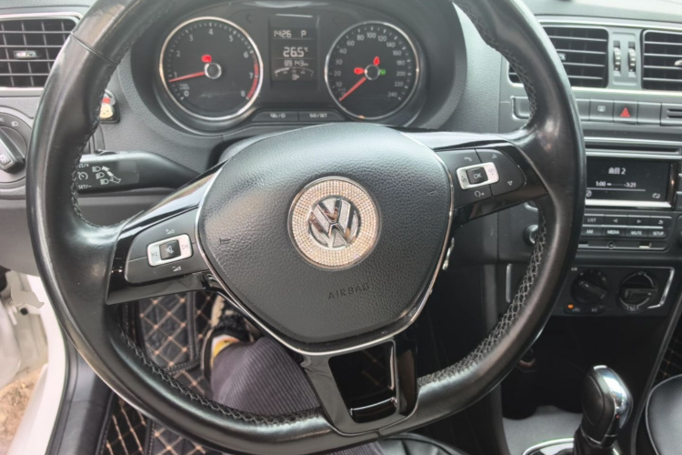 Volkswagen Polo 2017 #11 Volkswagen Polo 2017 car image #11