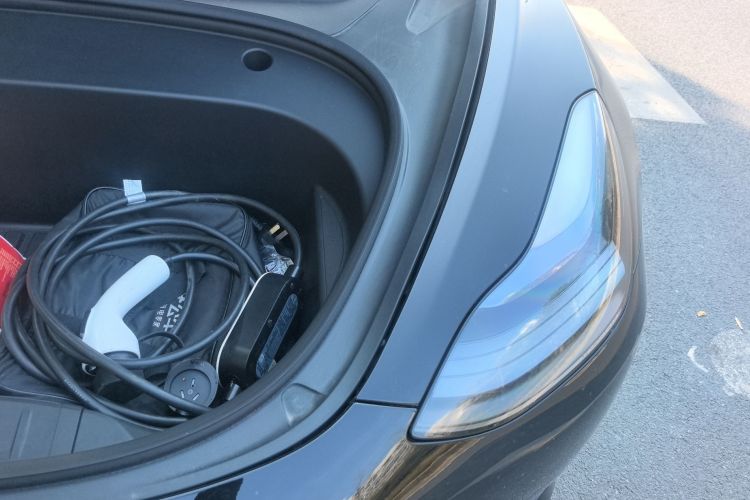 Tesla Model 3 2023 car image #29