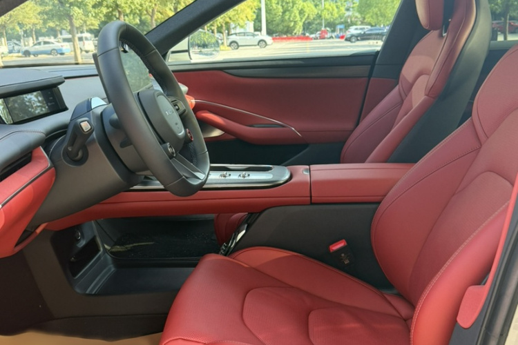 MI SU7 2024 car image #17