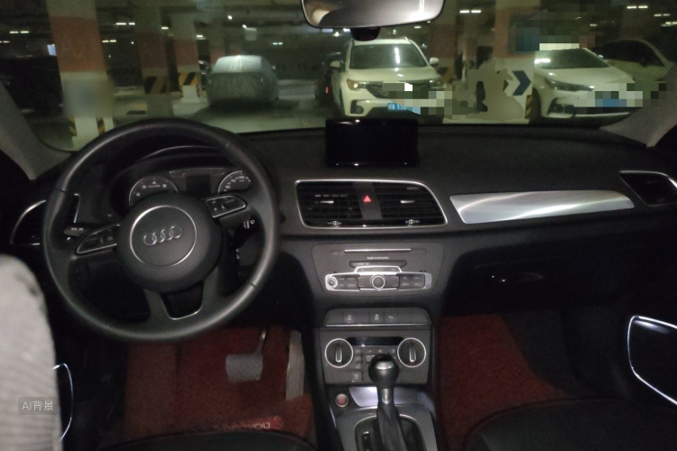 Audi Q3 2019 car image #11