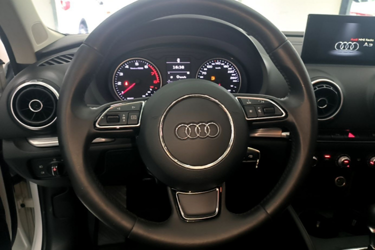 Audi A3 2016 immagine di auto #14