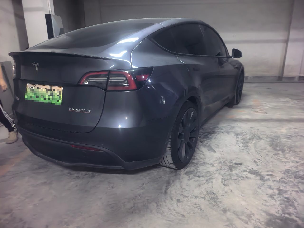 Tesla Model Y 2023 #4 Tesla Model Y 2023 car image #4