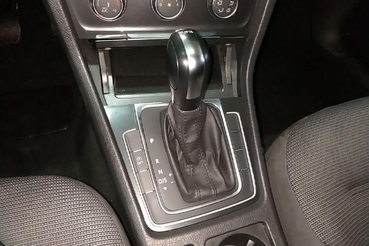 Volkswagen Golf 2019 #14 Volkswagen Golf 2019 car image #14