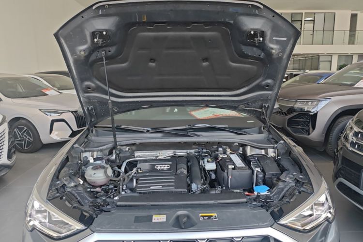 Audi Q3 2022 car image #20